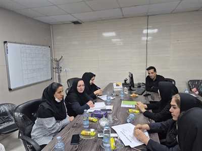 بررسی شاخص‌های بهداشتی سه پایگاه پزشک خانواده با حضور سرپرست شبکه بهداشت و درمان کازرون