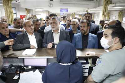 بازدید دکتر ظفرقندی از بخش‌های مختلف بیمارستان حضرت ولیعصر (عج) کازرون