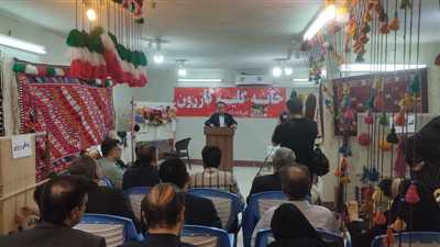 افتتاح خانه گلیم‌بافی کازرون به توسعه توانمندسازی هنرمندان کمک می‌کند