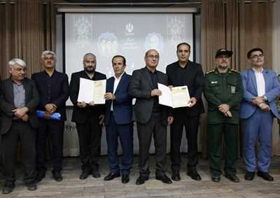 تقدیر از سرپرست بیمارستان حضرت ولی‌عصر(عج) و جراح عمومی این مرکز درمانی در نشست شورای اداری شهرستان کازرون