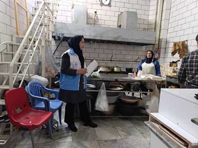 انجام بیش از 20 هزار بازدید بهداشتی از مراکز تهیه و عرضه مواد غذایی کازرون از سوی بازرسان سلامت محیط شبکه بهداشت و درمان در سال 1404
