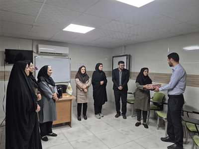 آیین تجلیل از مسوول مرکز آموزش و مشاوره ازدواج بهارنکو کازرون به مناسبت هفته ملی جمعیت