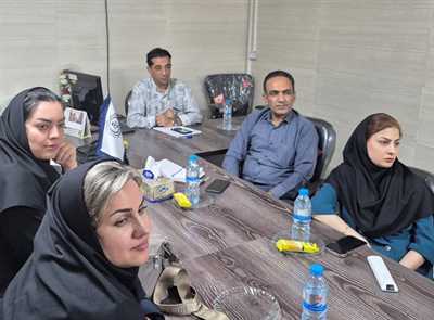 بررسی شاخص‌های سلامت در نشست سرپرست شبکه بهداشت و درمان کازرون با پزشکان خانواده شهری و مراقبان سلامت