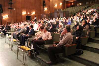 مراسم اعطاء ششمین نشان باستان شناسی دکتر عزت الله نگهبان