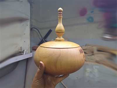 شکلات خوری خراطی با چوب کنار