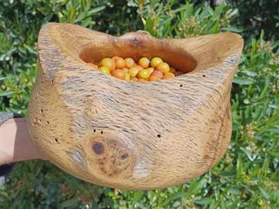 ظرف خراطی زیبا از چوب بلوط کهنسال