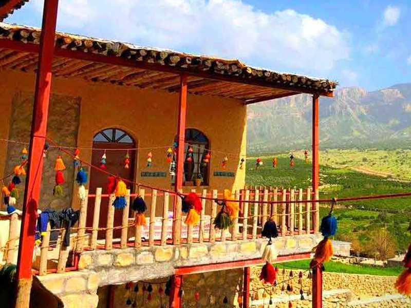 اقامتگاه بومگردی تنگ چوگان شهرستان کازرون